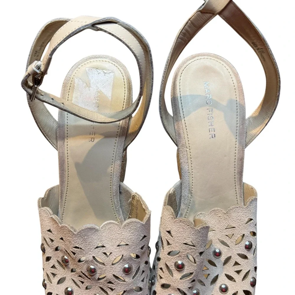 Marc Fisher‎ Shoes Womens Size 11M Beige Suede Studded Wedge Sandals Espadrille